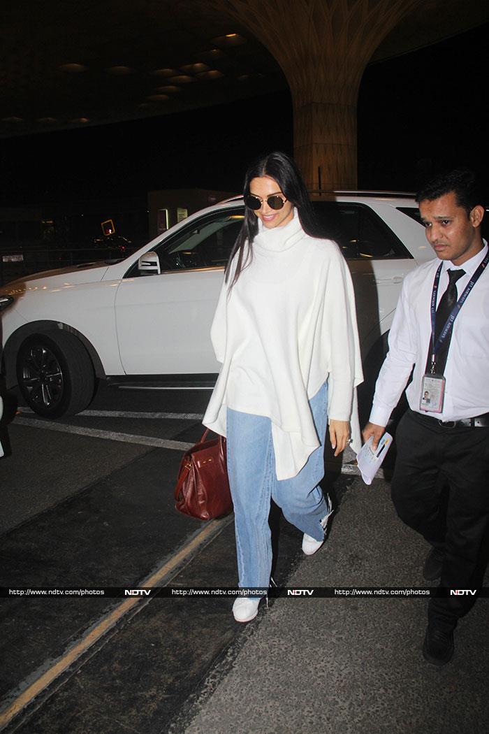 Deepika Padukone Spotted At Airport In Mumbai Arrival