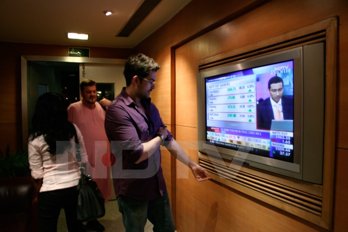 Neil catches up with the market update at the NDTV studios.