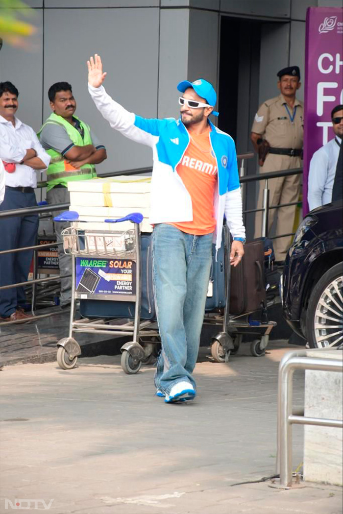 Deepika Padukone And Ranveer Singh Fly Out Of Mumbai To Watch World Cup Final