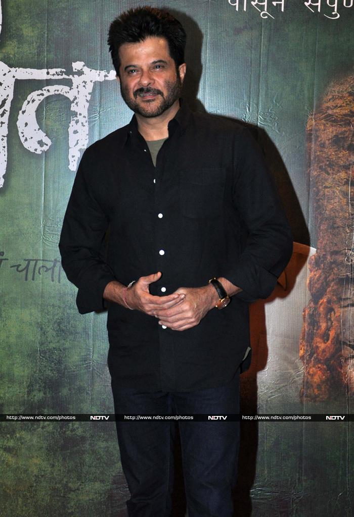 No Smiley Face From Deepika But Anil Kapoor Makes Up