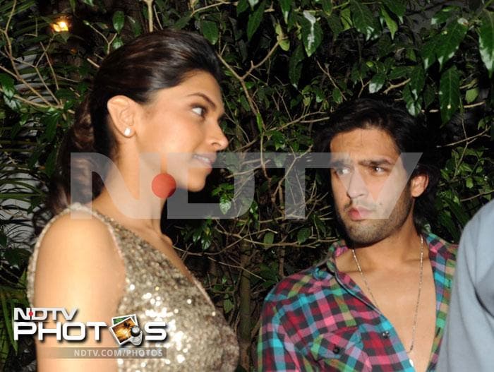 Deepika Padukone, who celebrates her 26th birthday today was spotted partying with her beau Sidhartha Mallya at the Olive Bar in Mumbai recently. The couple headed to party after attending the special screening of <I>Desi Boyz</I>.