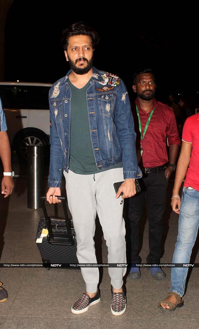 Also spotted was <I>Bank Chor</i> Riteish Deshmukh.