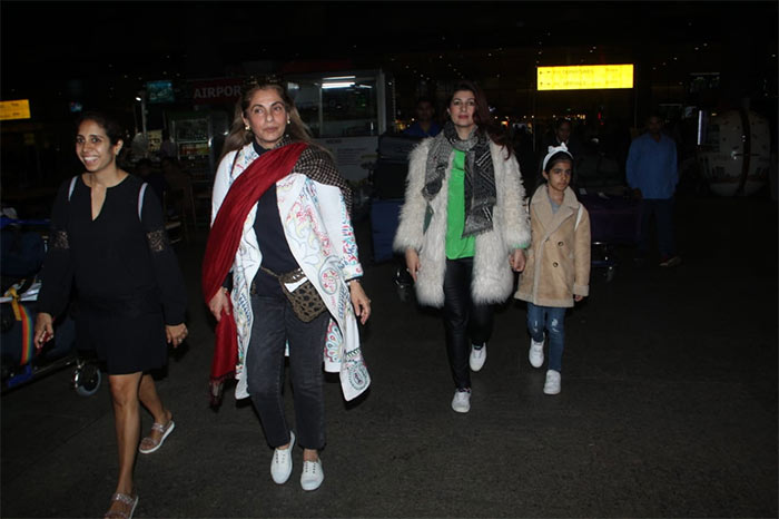 Dimple Kapadia was spotted with her author-daughter Twinkle Khanna and granddaughter Nitara.