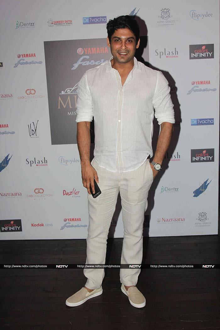 Actor Sidharth Shukla kept it simple in white.