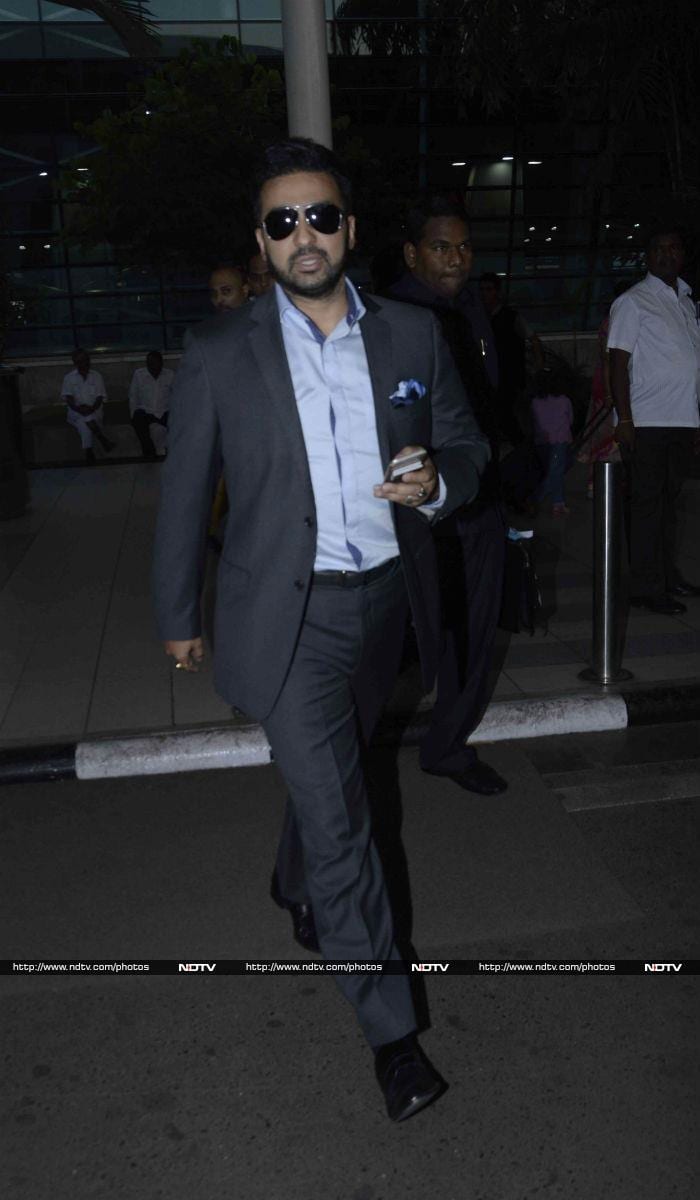 Deepika, Ranveer\'s Mastani Affair at the Airport