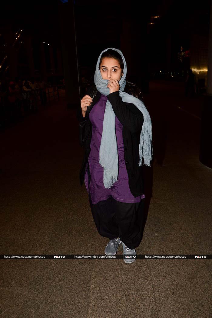 Actress Vidya Balan, who stars in <I>Kahaani 2</i>, was dressed like her onscreen persona at the airport.