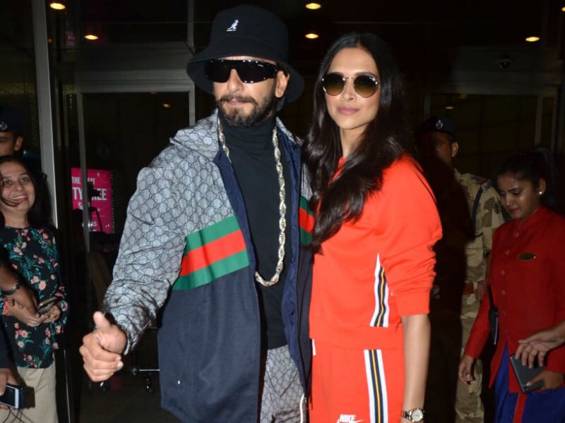 Photo : Ranveer Singh And Deepika Padukone Set Airport Style Goals