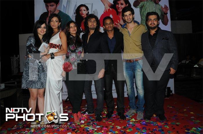 Singer Sonu Niigaam poses with the starcast of the film <i>Tutiya Dil</i> in Mumbai.