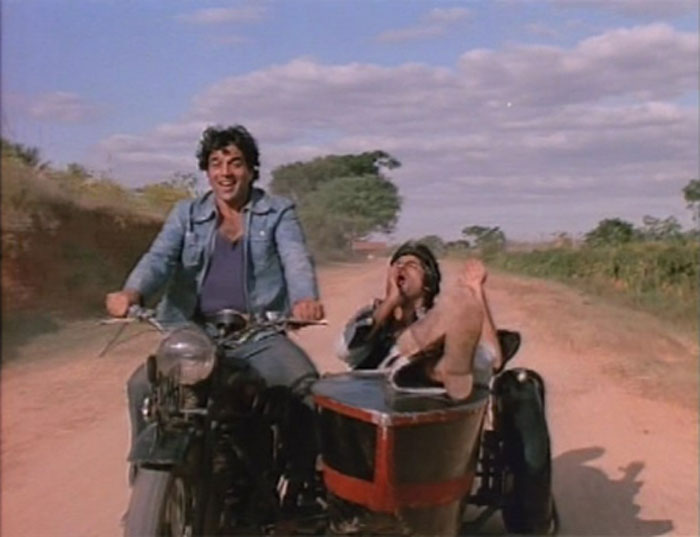 1975 brought with it the landmark <i>Sholay</i>. Praise was heaped upon Dharmendra's performance as the hard-drinking, humorous Veeru and, after a slow start at the box office, <i>Sholay</i> became Bollywood's defining film.