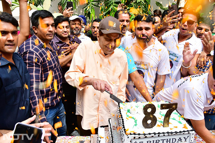 Dharmendra's Birthday: 87 साल के हुए धर्मेंद्र, फैंस के साथ मनाया जन्मदिन