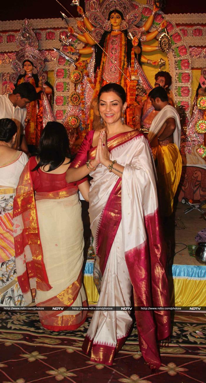 Sushmita, Vidya, Sakshi\'s Durga Puja Celebrations