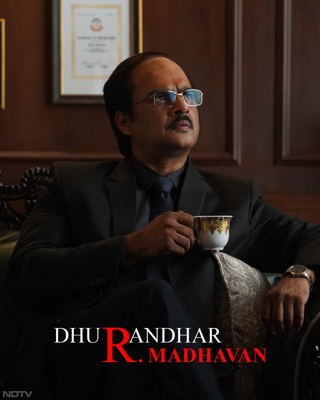 शैतान और दे दे प्यार दे 2 के चलते चर्चा में रहे एक्टर आर माधवन ने धुरंधर में इंटेलिजेंस ब्यूरो चीफ अजय सान्याल का किरदार निभाया है, जिसके लिए उन्होंने 9 करोड़ की फीस ली है.