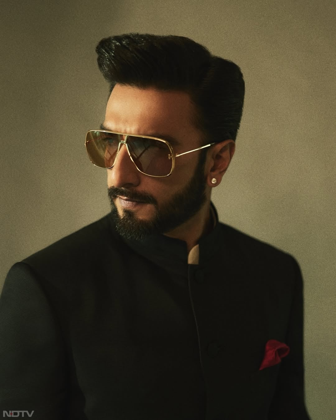 बताया जा रहा है कि रणवीर अब डायरेक्टर जय मेहता की फिल्म 'प्रलय' को ज्यादा तवज्जो दे रहे हैं, जोकि Zombie बेस्ड फिल्म है. ranveersingh/Instagram