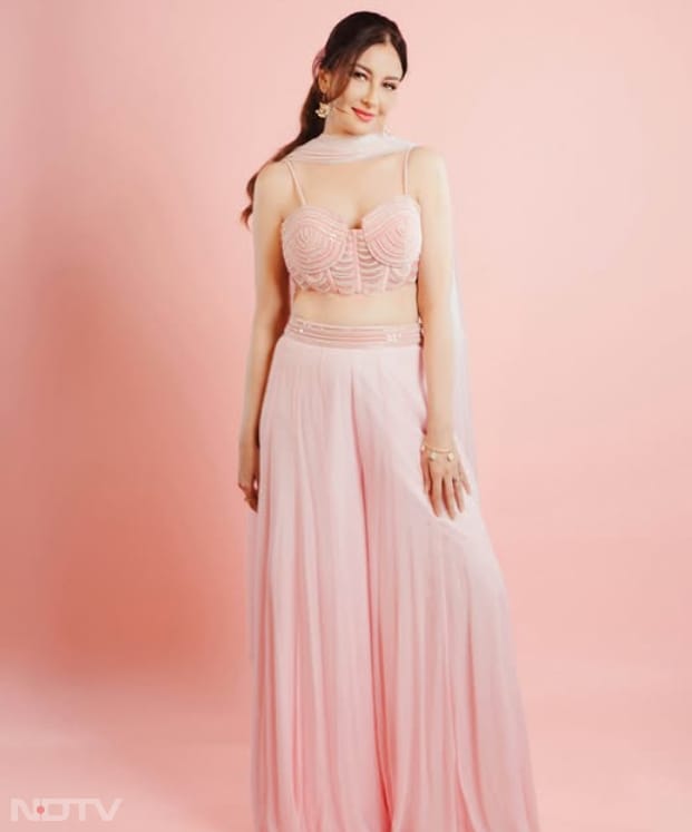 सौम्या टंडन एक मशहूर भारतीय अभिनेत्री और टेलीविजन होस्ट हैं. saumyas_world_/instagram