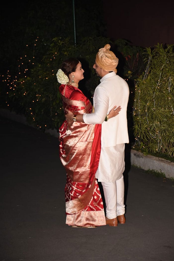 Loved-Up Moments From Dia Mirza And Vaibhav Rekhi\'s Wedding