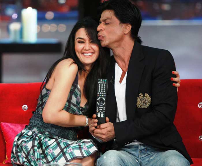 SRK gets cosy on Preity\'s couch