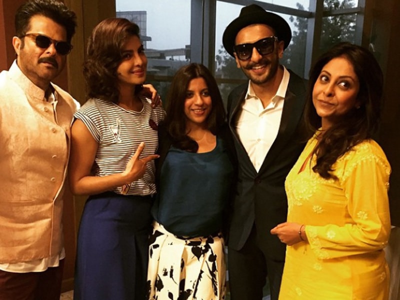 Photo : Mehras' 'Dil Dhadakne Do' Message For Ahmedabad Begins With a 'Kem Cho'