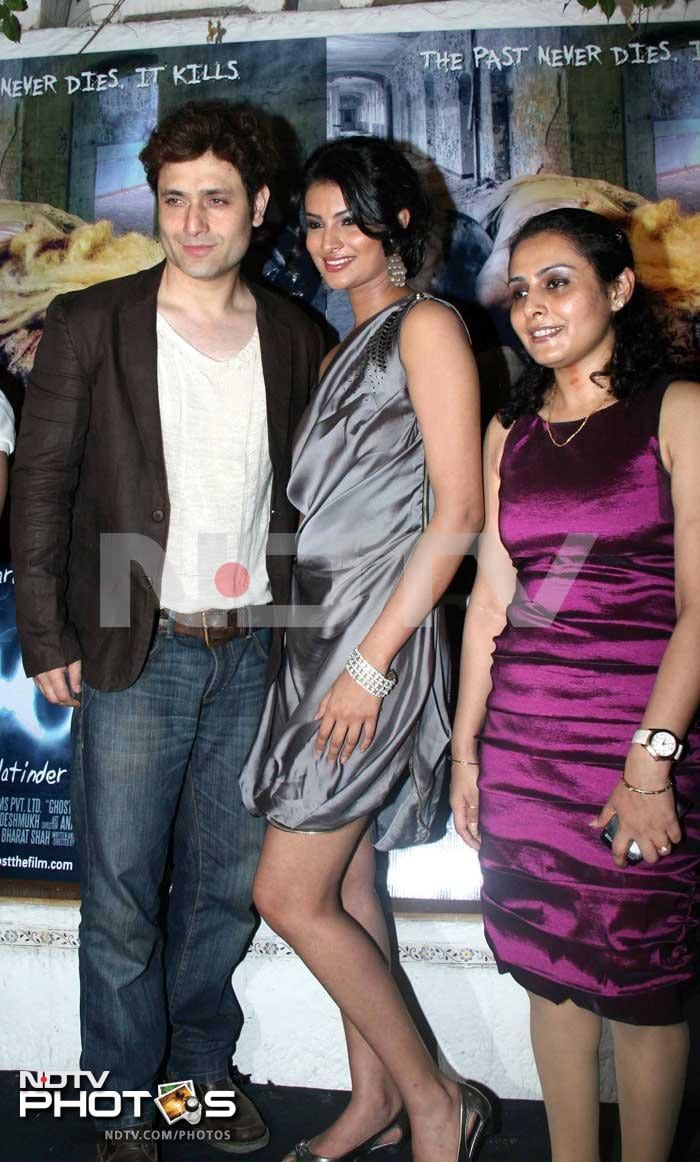 Shiney Ahuja with the film's lead actress, beautiful Sayali Bhagat.