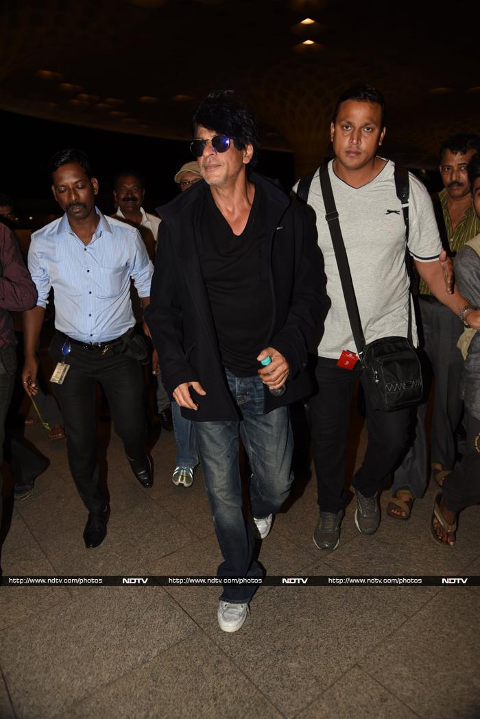 A Dilwale Show at Mumbai Airport