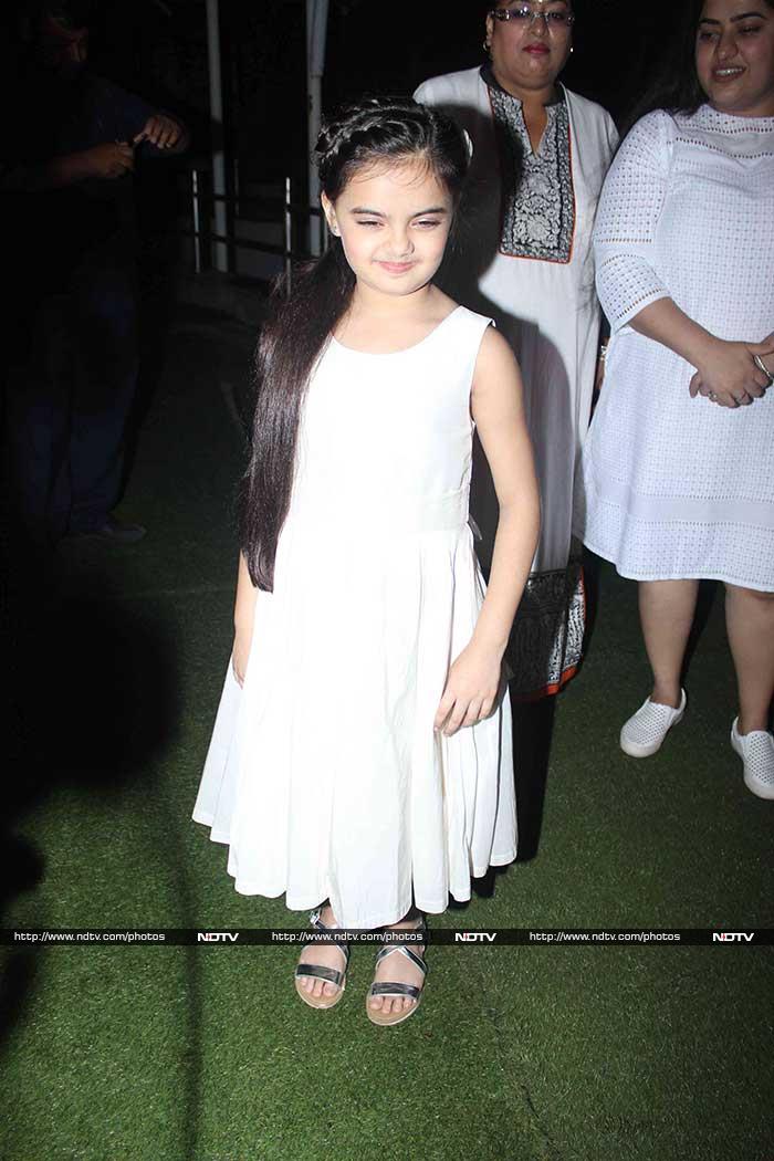 Moments From Divyanka Tripathi\'s Princessy Mumbai Reception