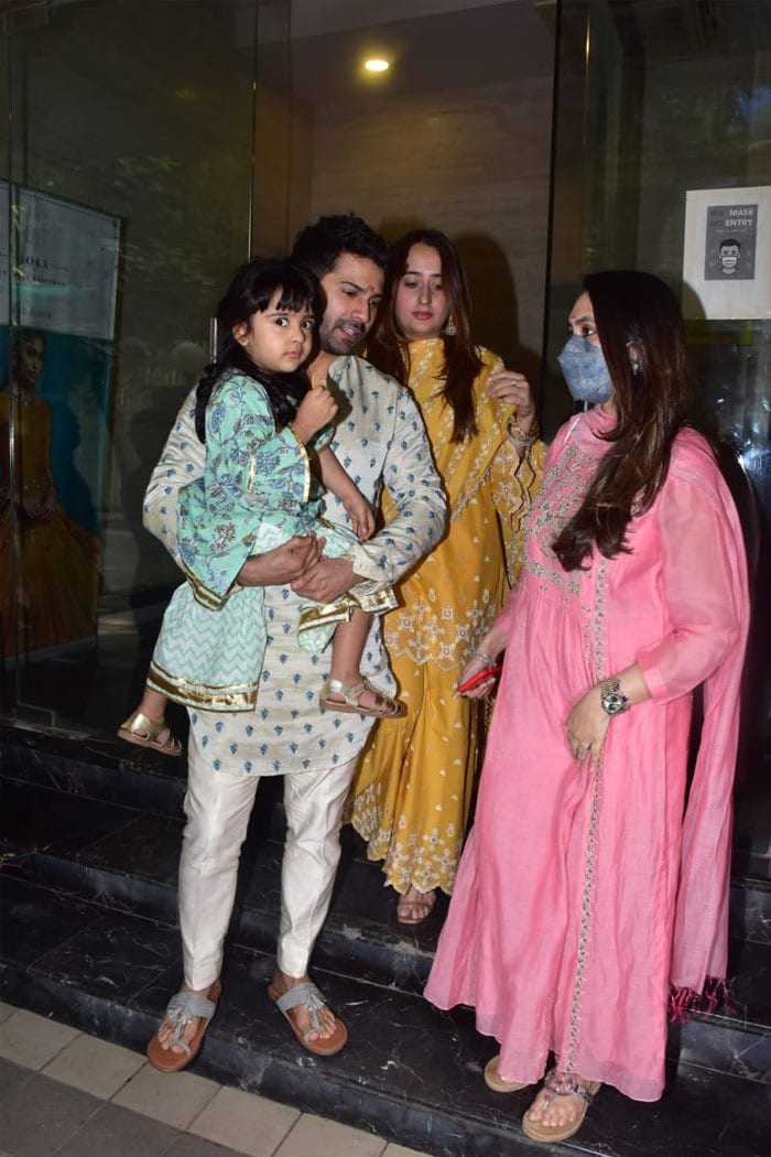 Varun Dhawan was also pictured with sister-in-law Jaanvi Dhawan and his Niyara.