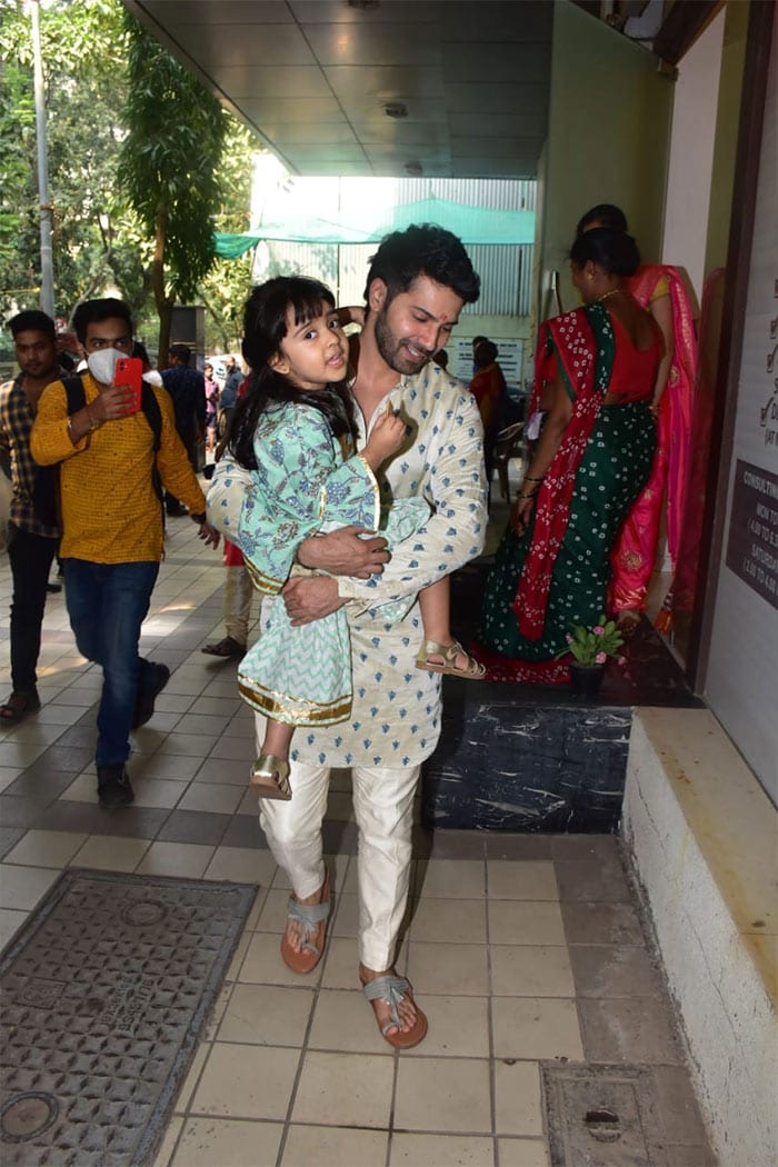 He carried Niyara in his arms as they exited the office.