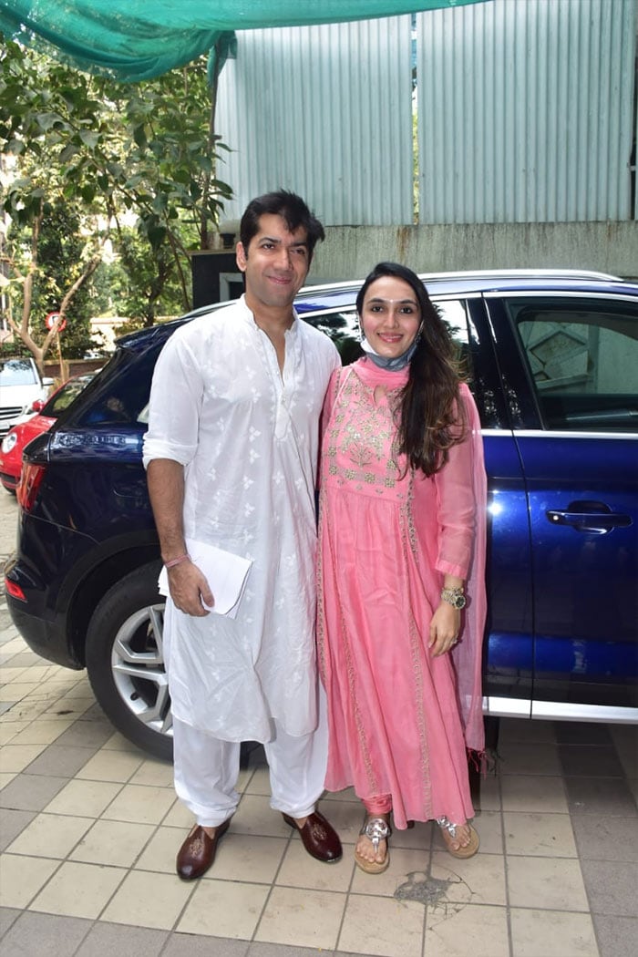 Varun Dhawan's elder brother Rohit Dhawan happily posed with wife Jaanvi.