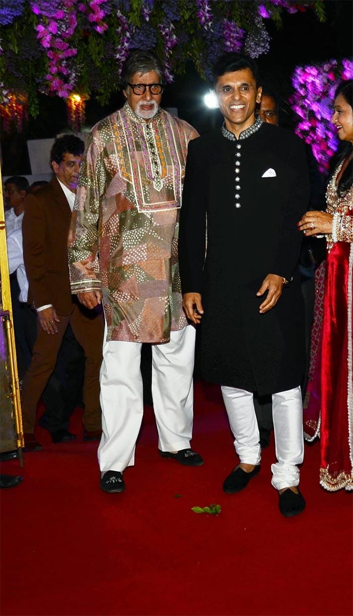 Diwali 2022: Amitabh Bachchan And Hrithik Roshan At Anand Pandit\'s Party