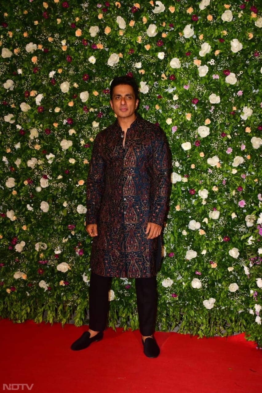 Sonu Sood was dressed in his festive best (Image Courtesy: Varinder Chawla)