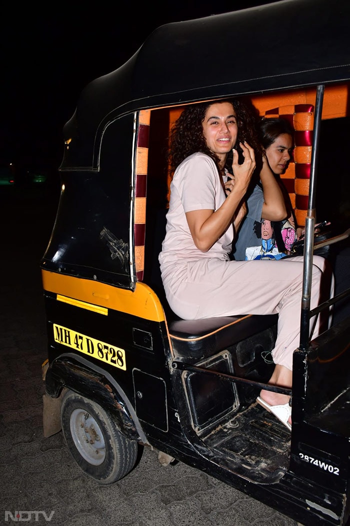 DND, Let Taapsee Pannu Enjoy Her Auto Ride