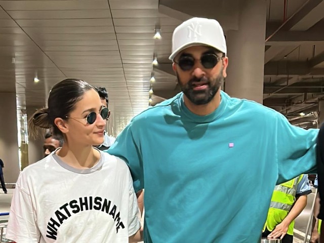Done With New York Holiday, Alia Bhatt And Ranbir Kapoor Return To Mumbai