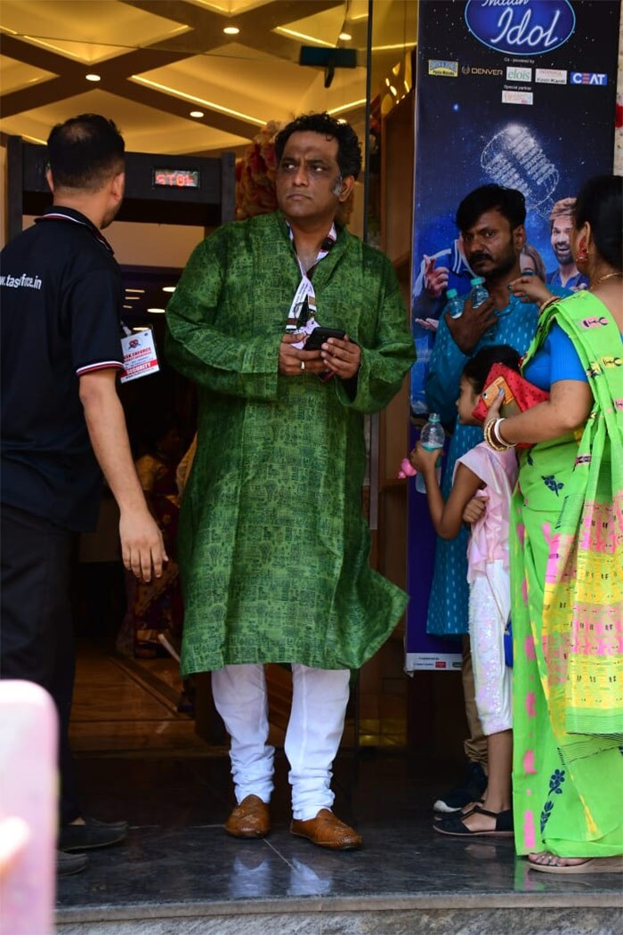 Filmmaker Anurag Basu also visited the <i>pandal</i>.