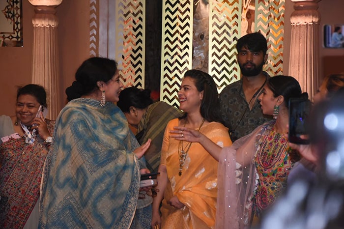 Kajol and Tanishaa were clicked with cousin Sharbani.