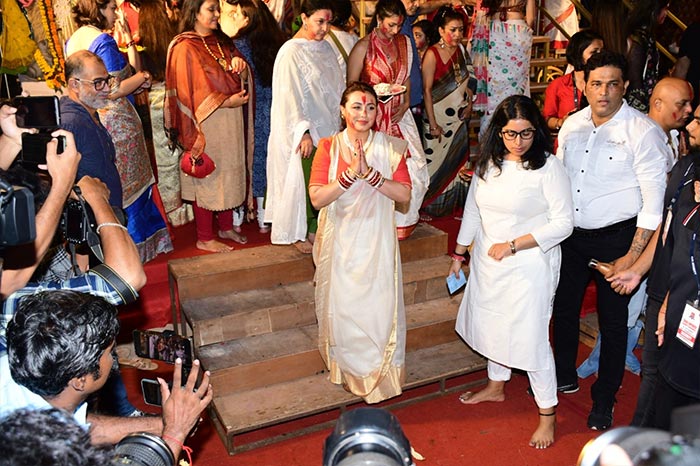 Rani Mukerji greeted the media present at the venue.