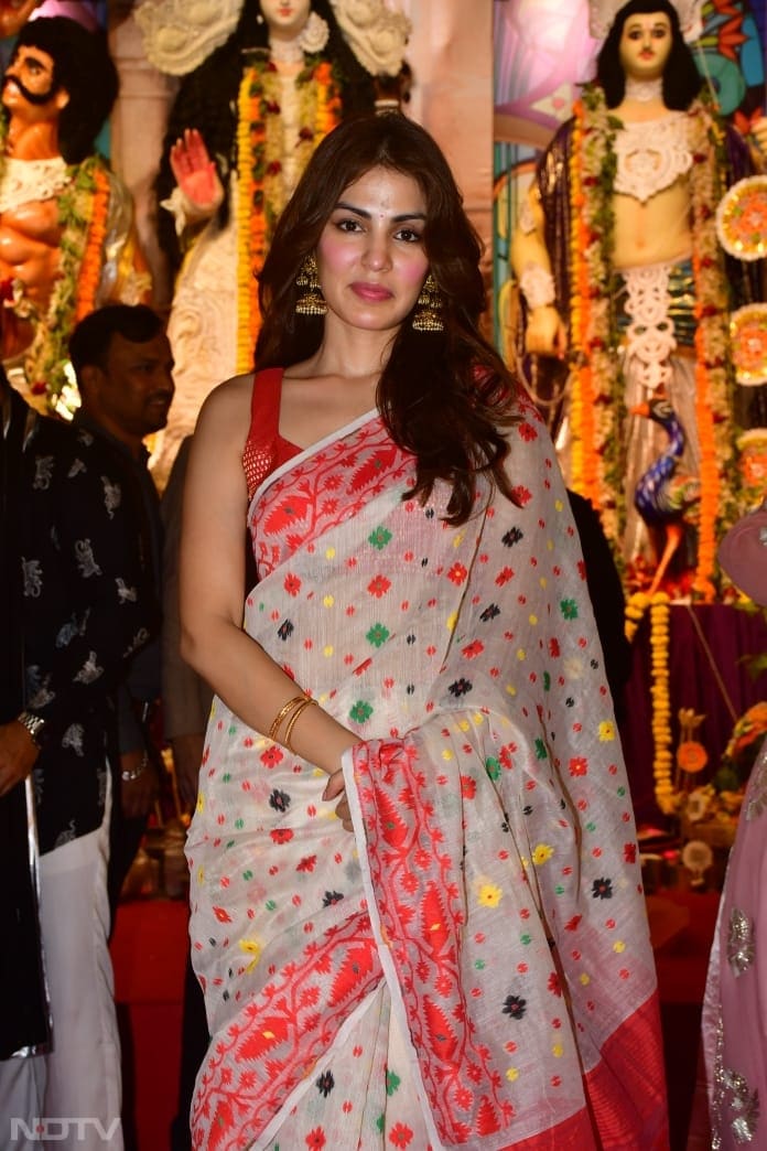 Rhea Chakraborty made a statement in a saree. (Image Courtesy: Varinder Chawla)