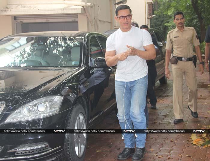 आमिर खान ने फैमिली और दोस्‍तों के साथ मनाई ईद