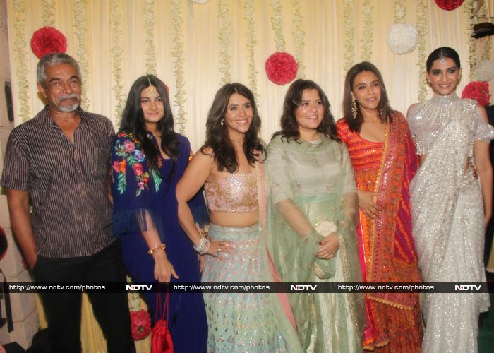 At the party, Sonam was with her teammates of her new film <I>Veere Di Wedding</i> - actresses Swara Bhaskar and Shikha Talsania, director Shashanka Ghosh and producer Rhea Kapoor.