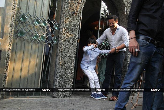 Emraan Hashmi And Son Were The Cutest Duo At Sakshi Bhatt\'s Engagement