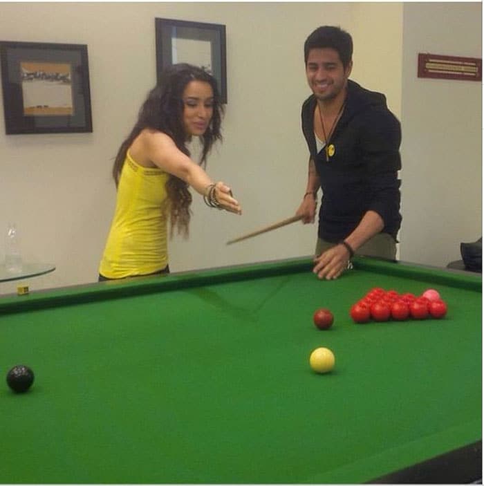 Shraddha, Sidharth\'s Snooker Party