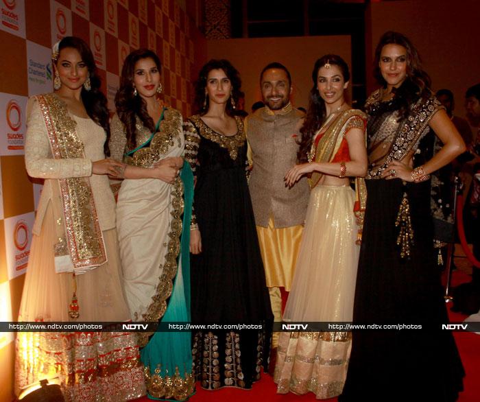 Bachchans lead a glamorous line-up at Swades party