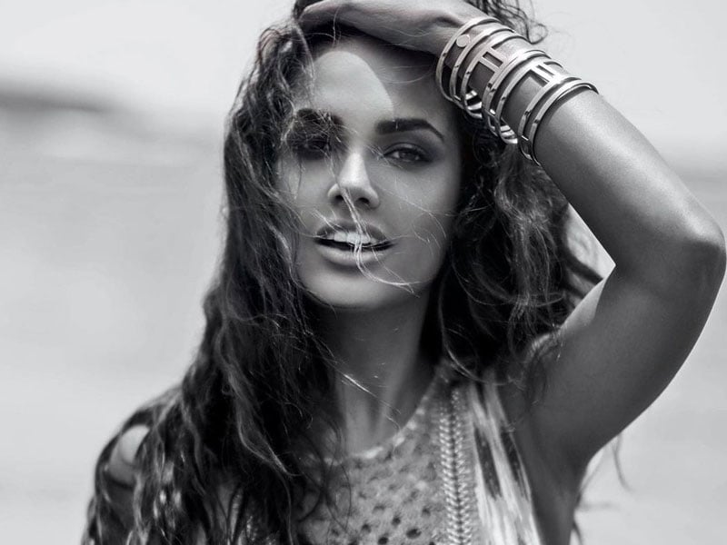 Photo : Esha Gupta Is Most Gorgeous Shot In Black And White