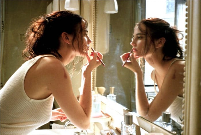 Her performance in <i>The Dreamers</i> received mixed reviews and there were some comparisons to actress Liv Tyler.