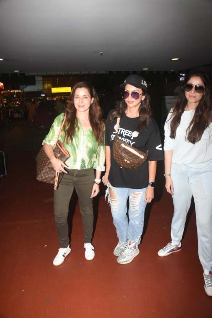 <i>Fabulous Lives Of Bollywood Wives</i> stars Neelam Kothari, Bhavana Pandey and Seema Sajdeh were pictured sans Maheep Kapoor.

 (Image courtesy: Varinder Chawla)