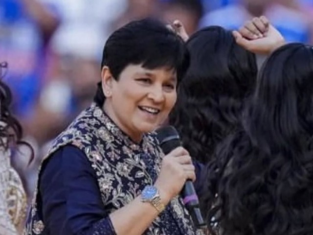 नवरात्रि से पहले फाल्गुनी पाठक का बड़ा तोहफा, 1 घंटे का नॉन-स्टॉप गरबा लॉन्च