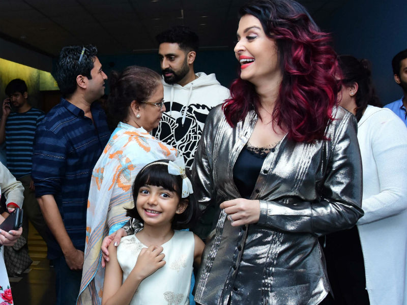 Aaradhya, Abhishek Cheer Aishwarya At <i>Fanney Khan</i> Screening