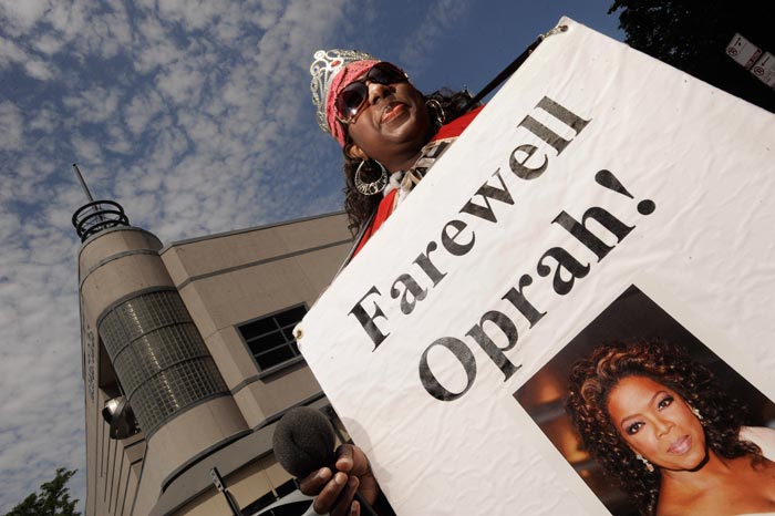 Find out how the fans bid farewell to Oprah