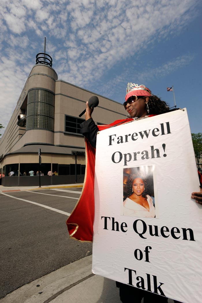 Find out how the fans bid farewell to Oprah