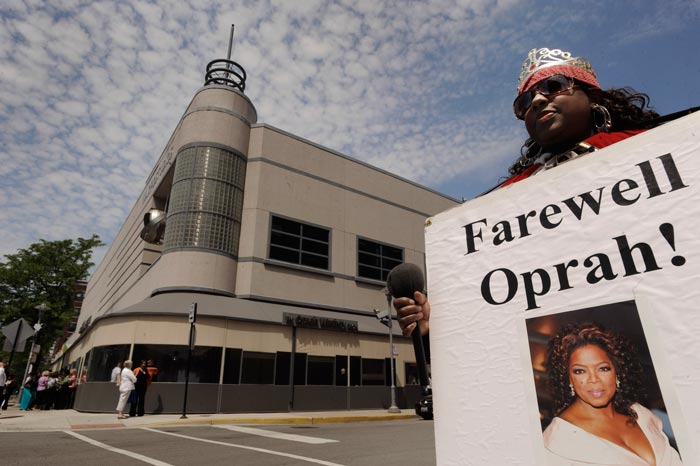Find out how the fans bid farewell to Oprah
