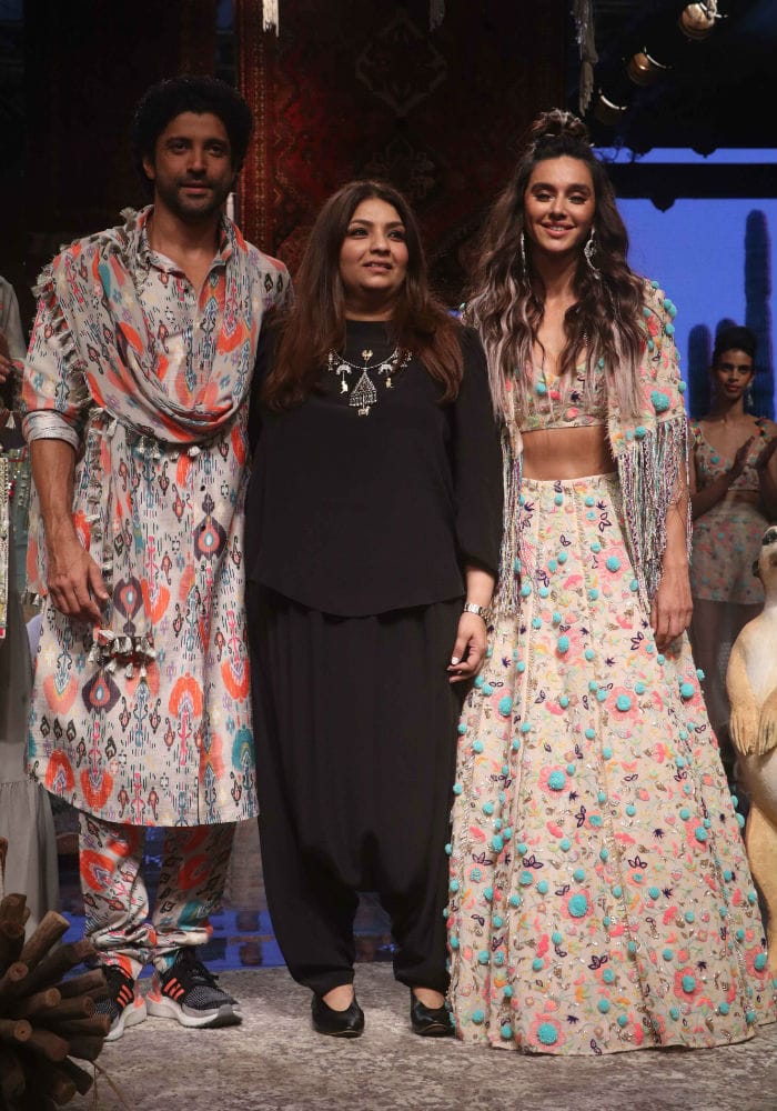 Shibani Dandekar And Farhan Akhtar Made Heads Turn At Lakme Fashion Week