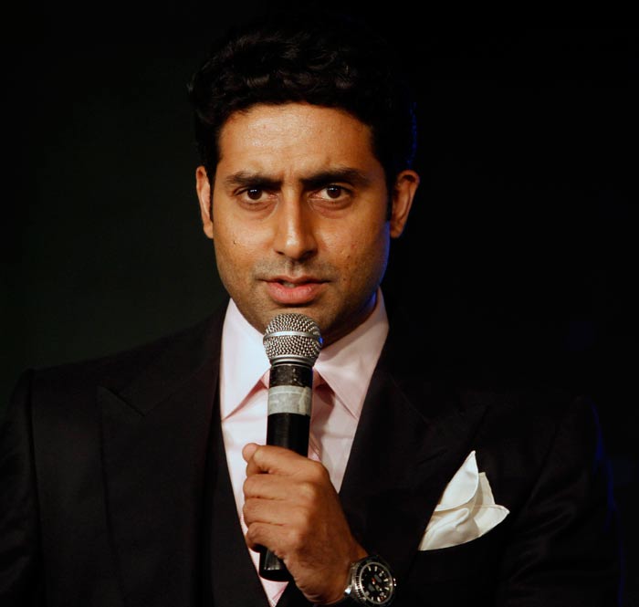 Abhishek speaks at the function.<br><br> Coming Up: Farhan Akhtar, Rahul Bose around town